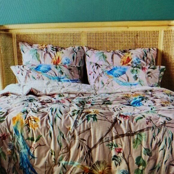 ANTHROPOLOGIE Pink Floral Velvet JOSIE Queen Quilt Comforter + 2 Matching Shams - Picture 7 of 7